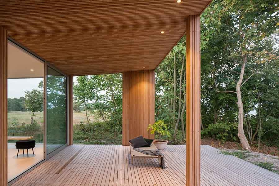 karusell-villa-beddinge-sverige-terrasse