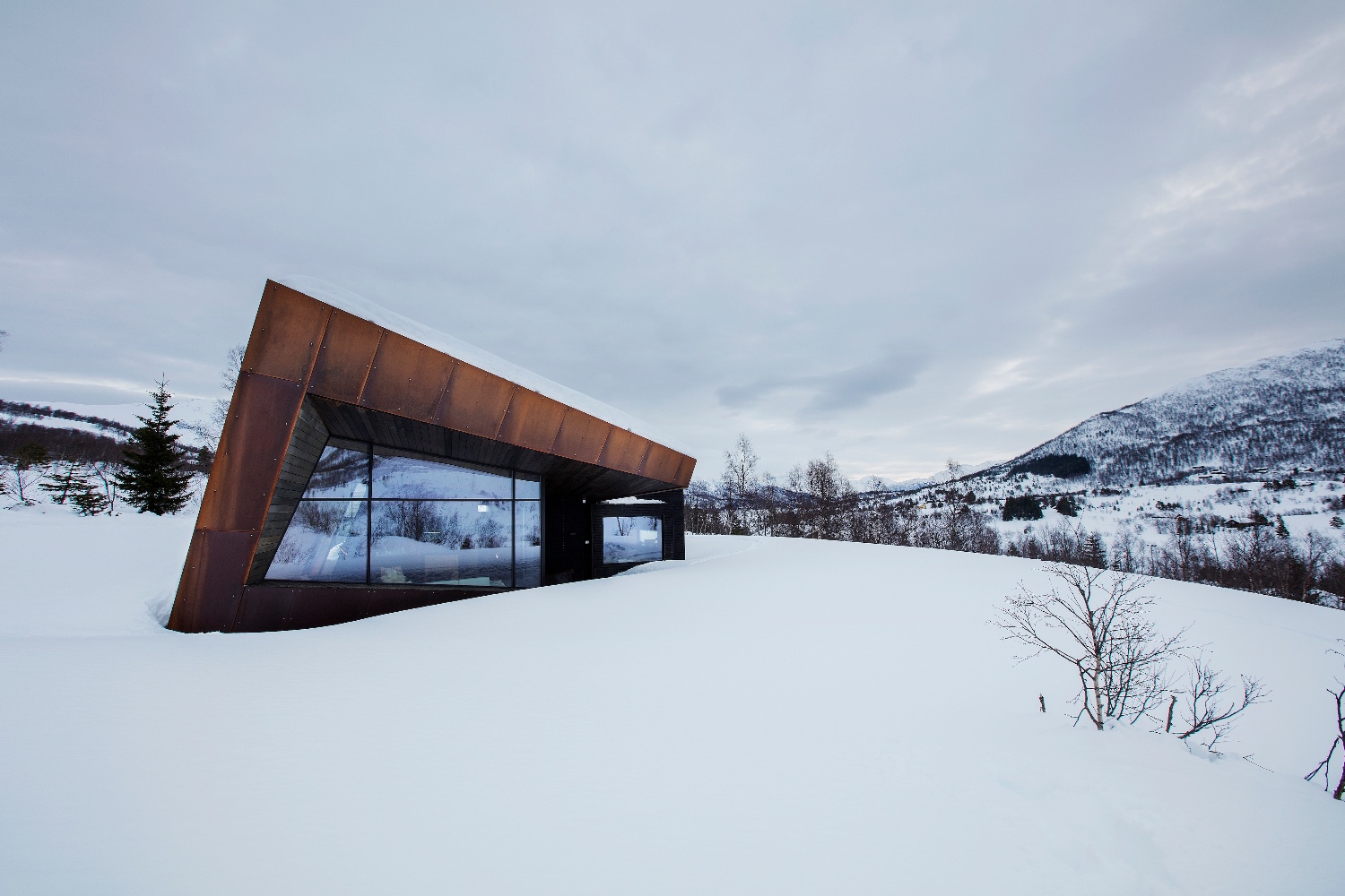 Black Lodge i vinterlandskap