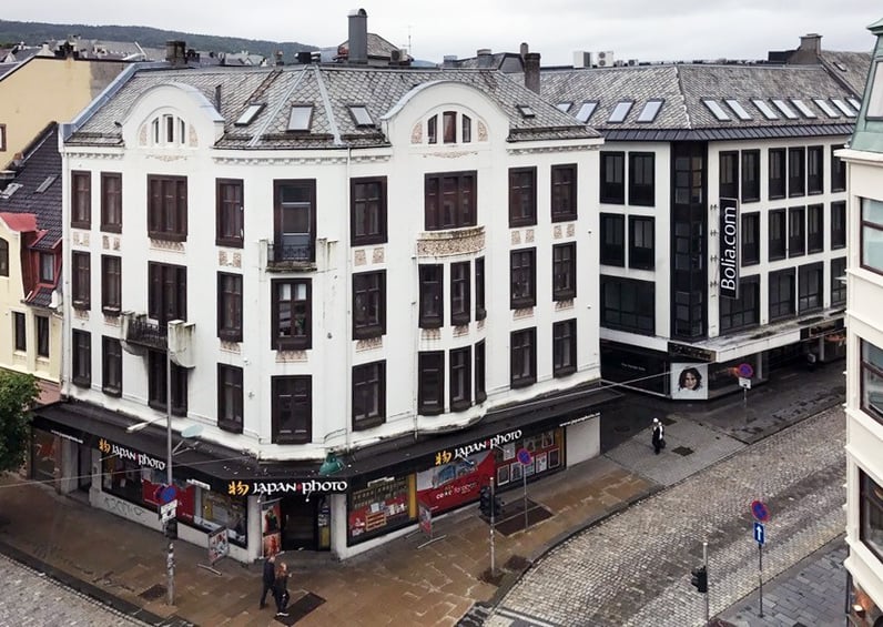 Før bilde av bygg i bergen