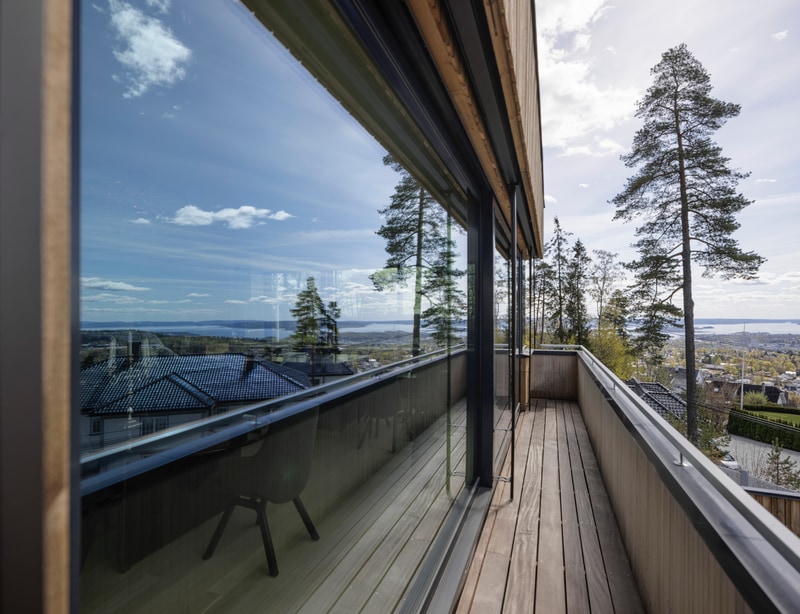 villa-corneliussen-eksterioer-skyvedoer-balkong